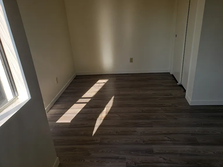 1262 Murray Ave — Photo 2