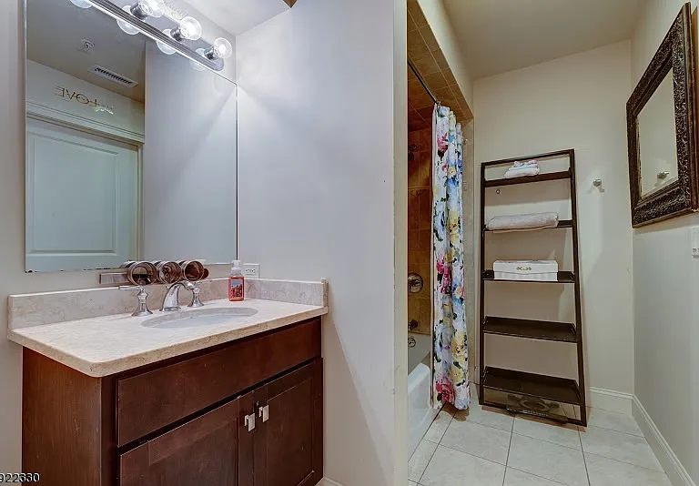 1625 Paterson Plank Rd #11 — Photo 8
