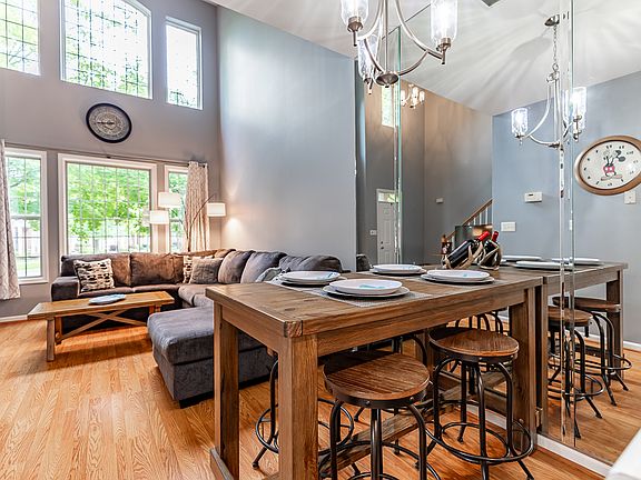 5th image of 8812 Saint James Pl
