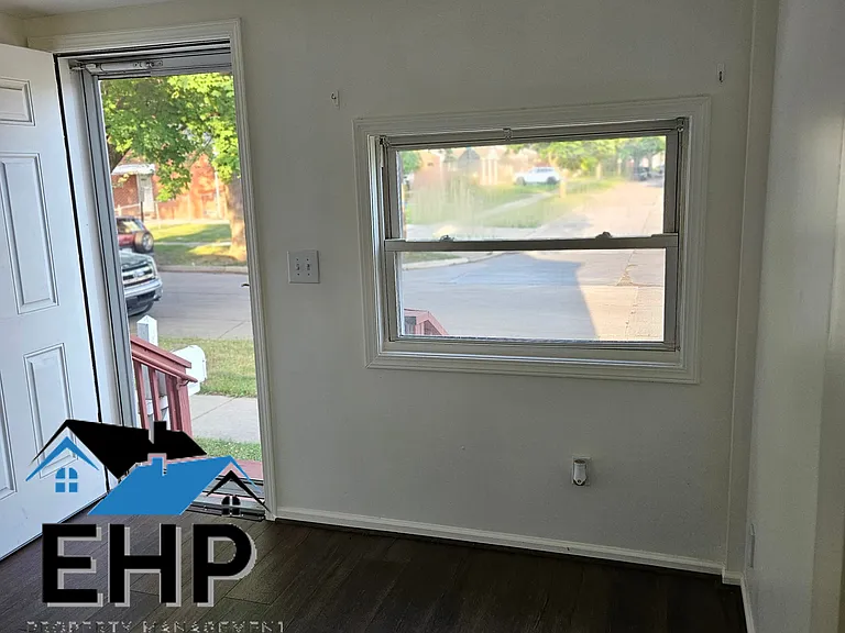 17535 Prospect St — Photo 3