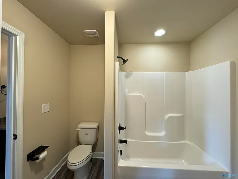 120 Meadowglade Ln — Photo 20