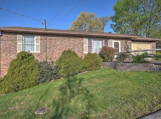 208 Pinehurst Dr, Kingsport, TN 37660