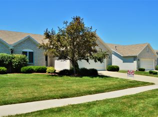 4306 Waterbend Dr E, Maumee, OH 43537