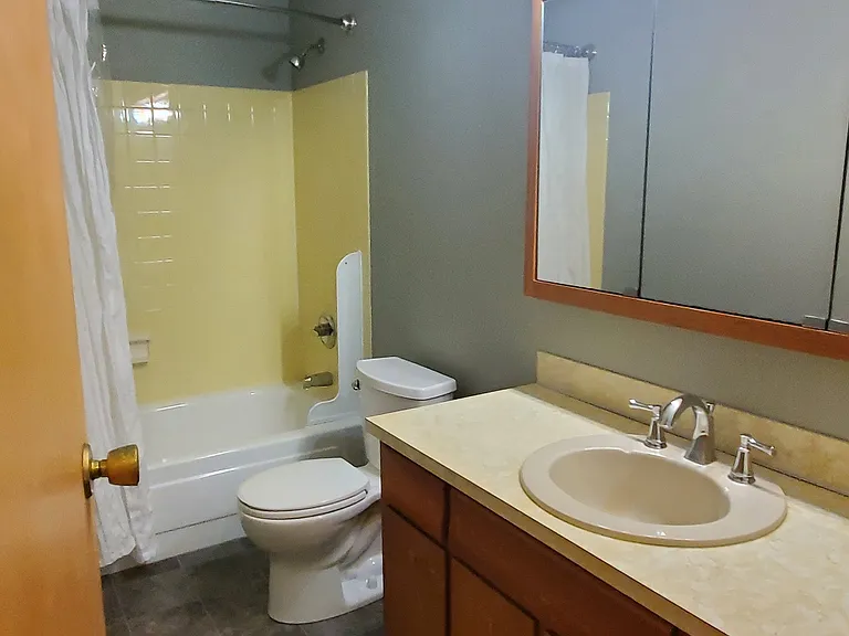 707 Fairview Ave — Photo 4