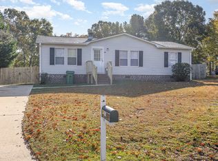 357 Jamestown Dr, Spring Lake, NC 28390