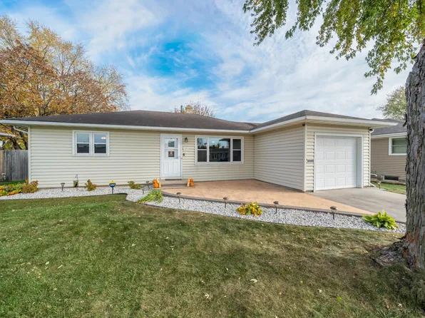 124 Andrew Ave, Neenah, WI 54956