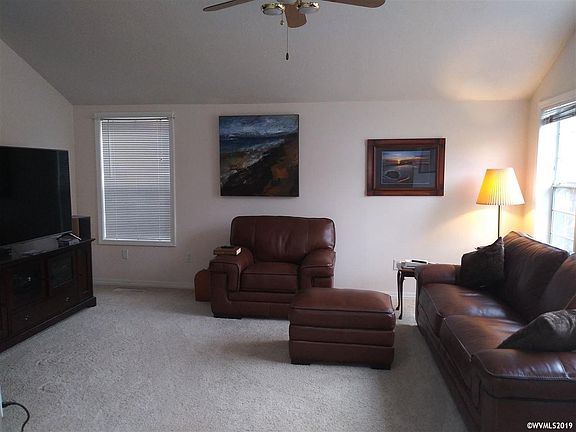 4th image of 1369 Parkway Dr NW