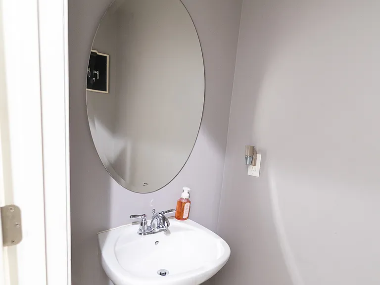 2911 Hillside Pl — Photo 3