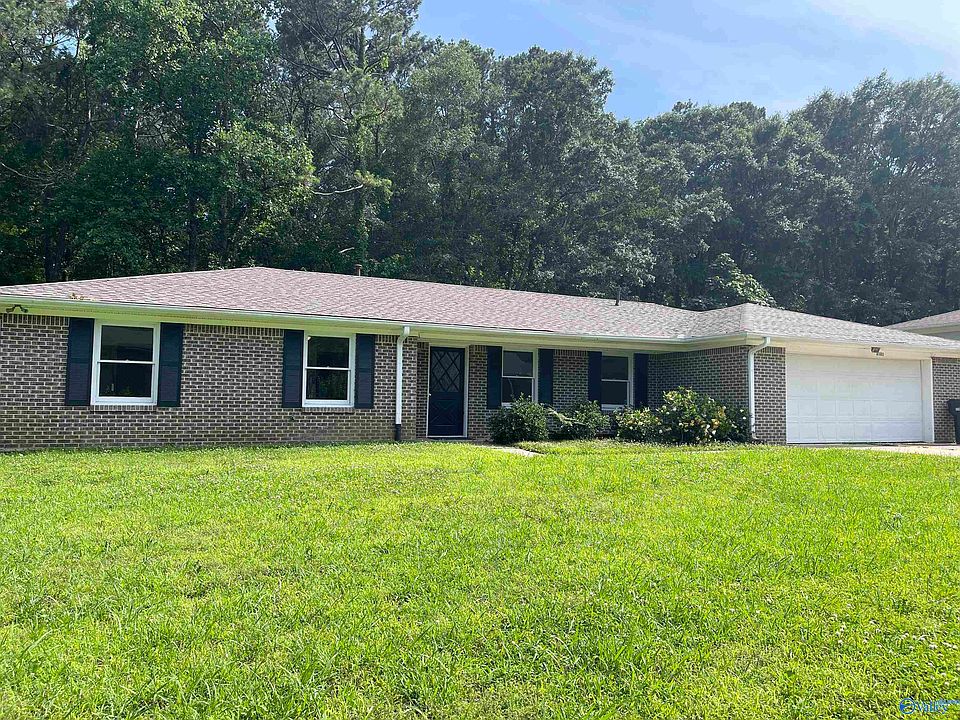 1st image of 3121 Hawthorne Cir