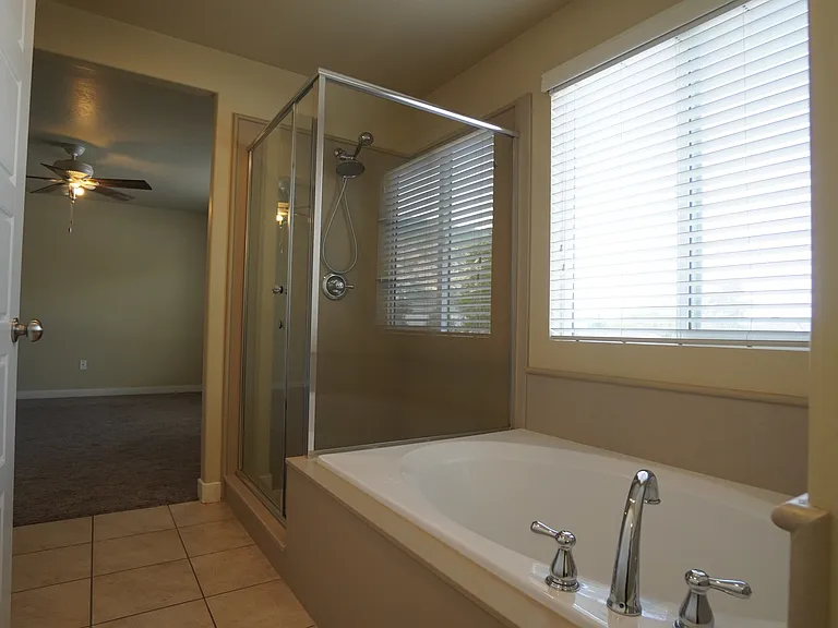1203 E Roma Dr — Photo 15