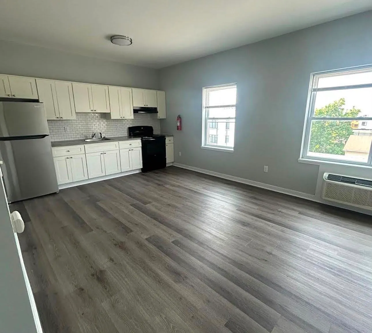 Studio, $1,472 — Photo 3