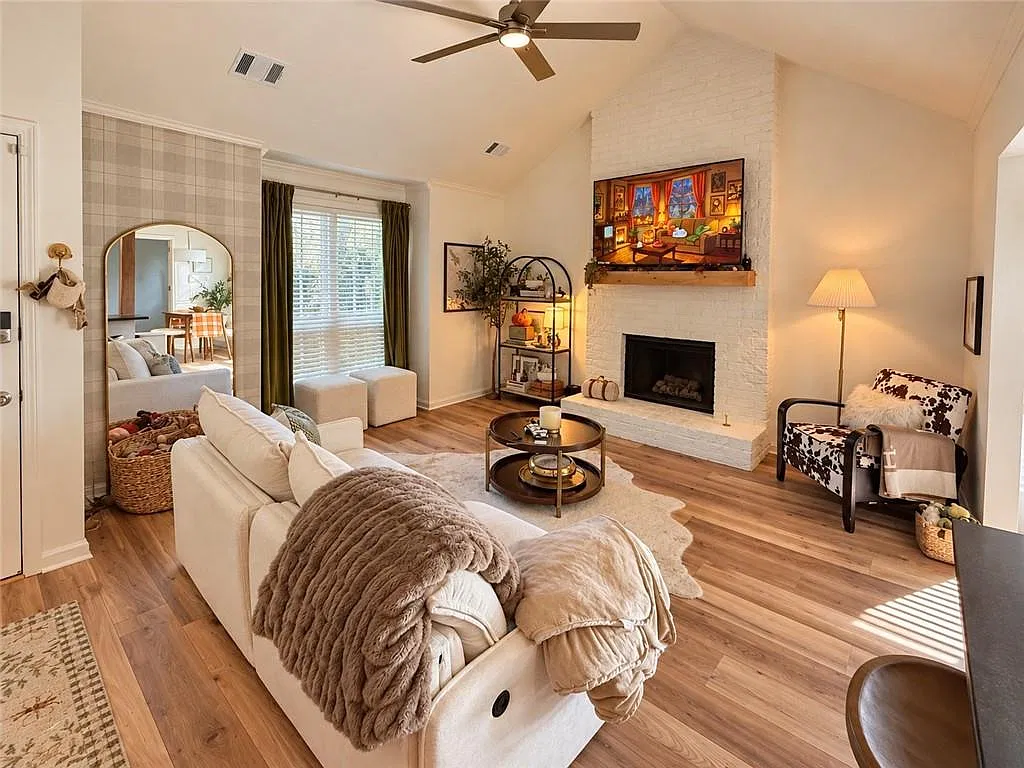 2 bed, 2.0 bath, 1470 sqft, $3,200 — Photo 4