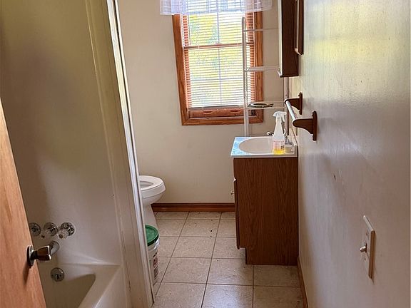 5th image of 272 Lonmack Road