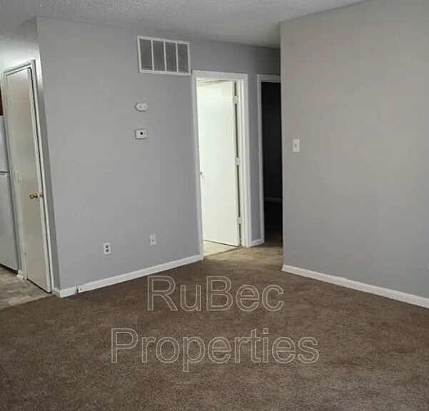 458 S Weldon St — Photo 4