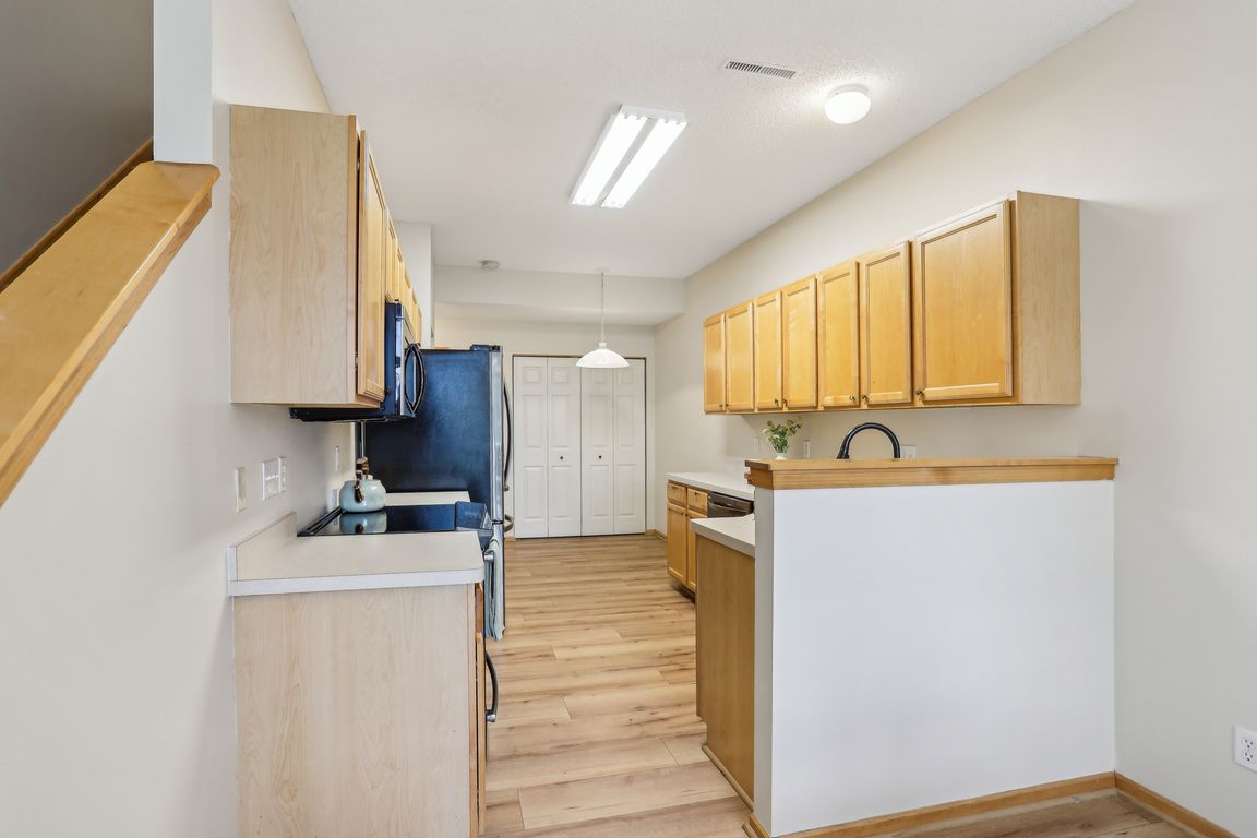 Liberty Cir-3105-012.jpg