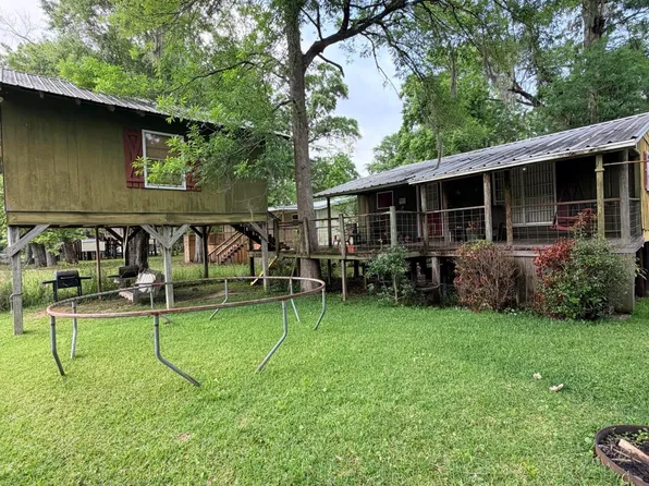 2105 Pascagoula Dr, Lucedale, MS 39452