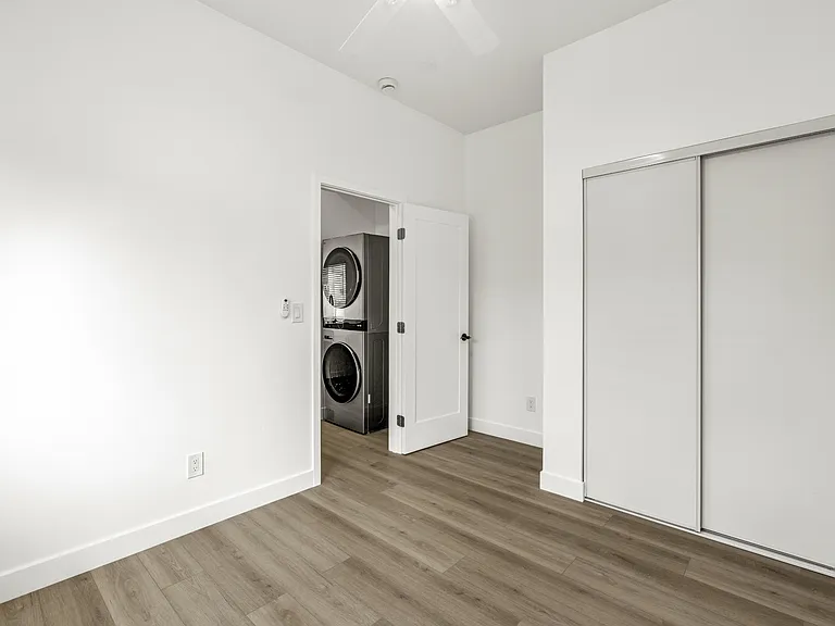 5006 La Dorna St #1 — Photo 15