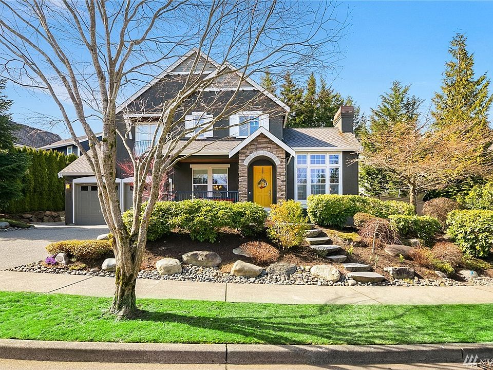 Stunning Camwest re-sale on the most desired Azalea Way. 