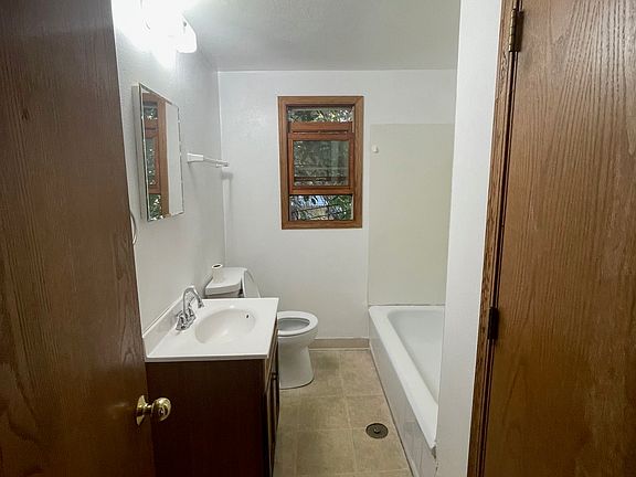 5th image of 1710 Log Cabin Ave #U