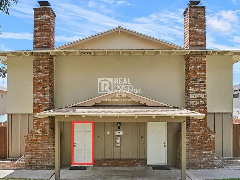 3009 Canyon Crest Dr #A — Photo 1