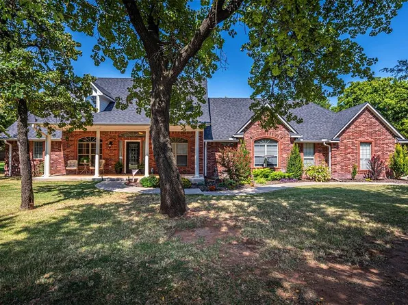 2372 Blue Spruce Dr, Blanchard, OK 73010