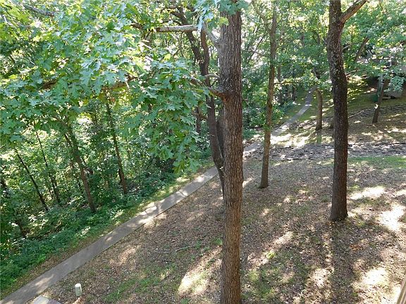 3rd image of 9 Davis Cir