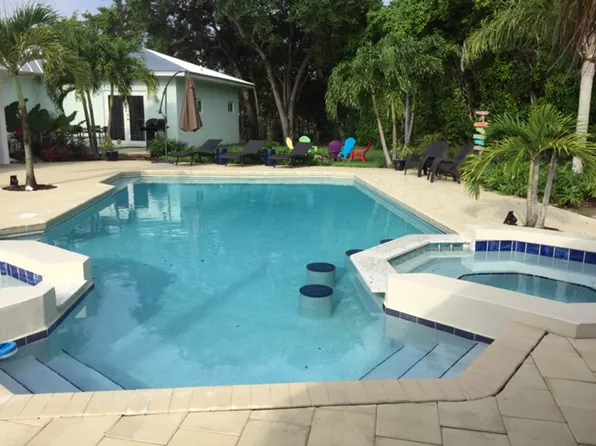 365 NW 35th St, Boca Raton, FL 33431