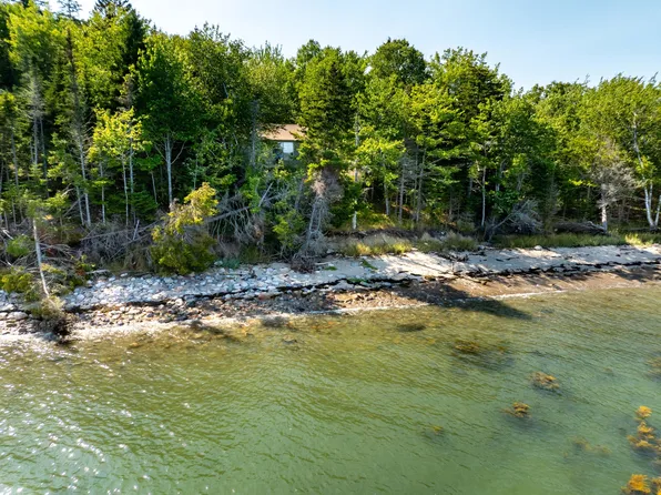 557 Paul Bunyan Road, Gouldsboro, ME 04607