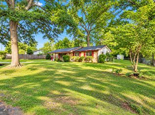 413 Davis Dr, Centerville, GA 31028