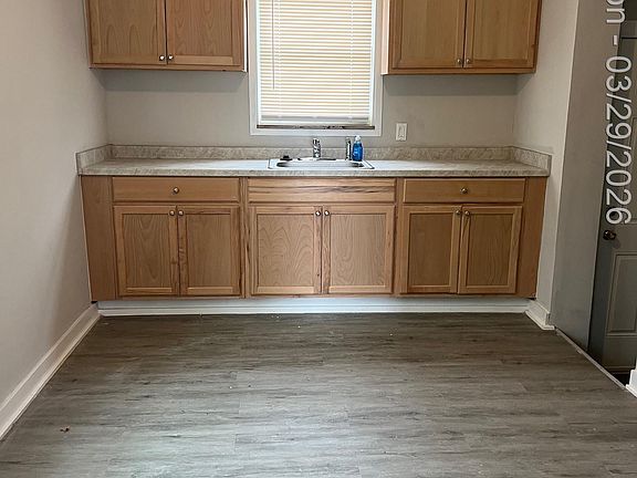 4th image of 9078 Artesian St