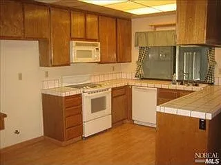 1026 Suffolk Ct photo 1