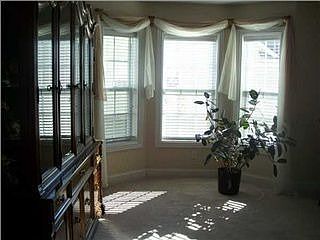 4th image of 104 Briarstone Dr