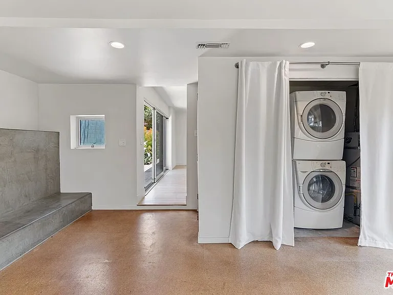 4608 Nob Hill Dr — Photo 12