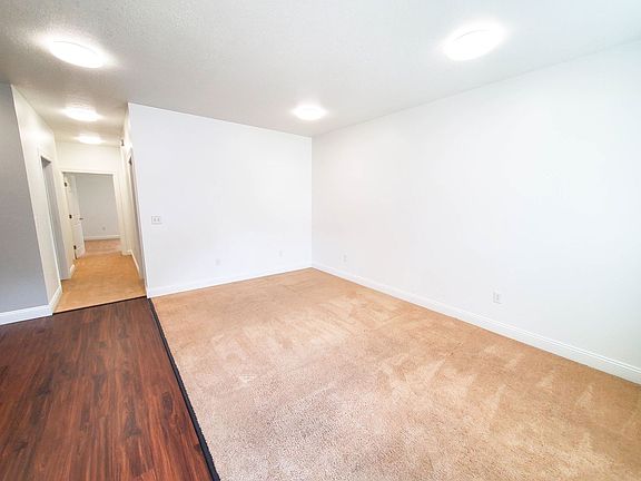 4th image of 310 W 7th St #2-A