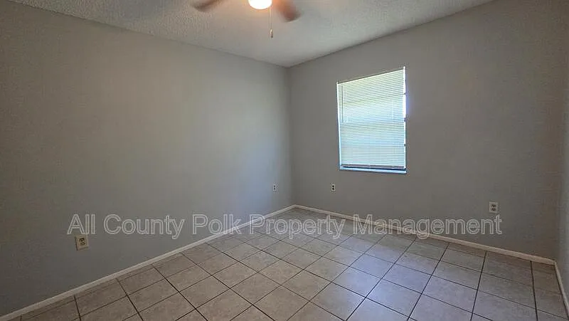 2 bed, 1.0 bath, 840 sqft, $1,095 — Photo 3