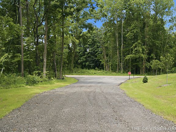 3rd image of B Rolling Ridge Rd