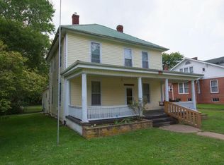 258 Johnson St, Alderson, WV 24910