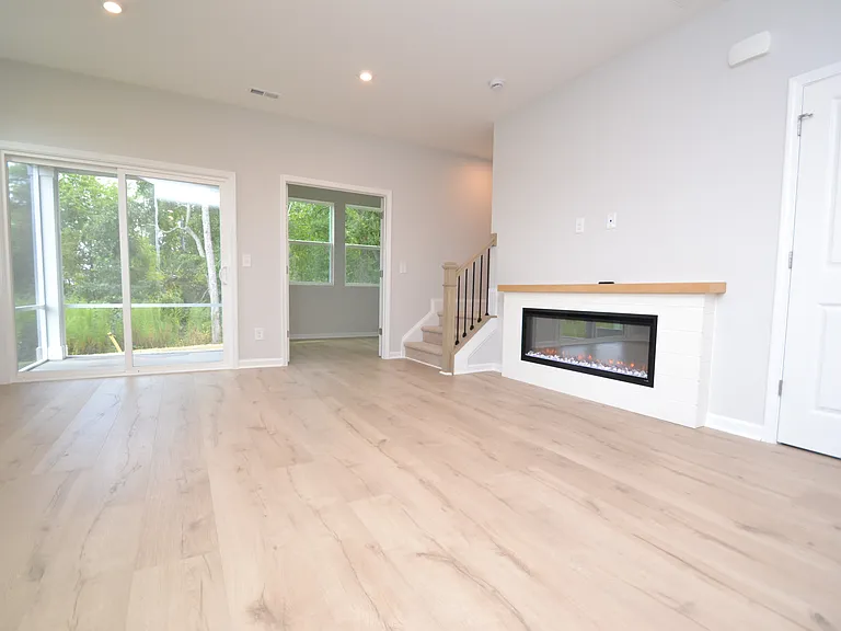 1226 Bessie Ct — Photo 3