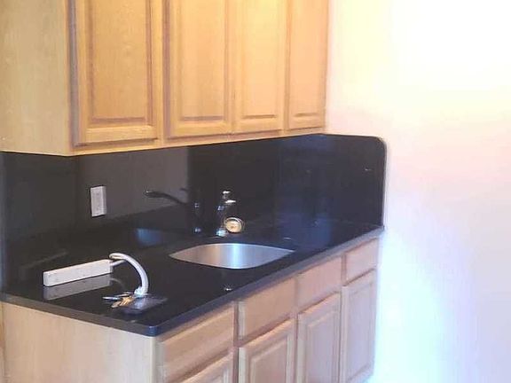 3rd image of 470 Ocean Ave #Rc8