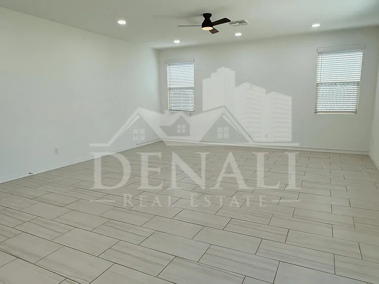 11326 E Unger Ave — Photo 4