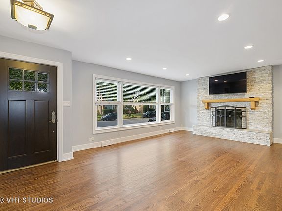 3rd image of 7421 Kolmar Ave