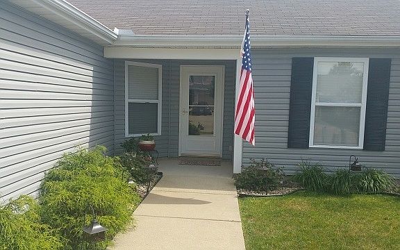 2nd image of 5635 N Bluegrass Cir