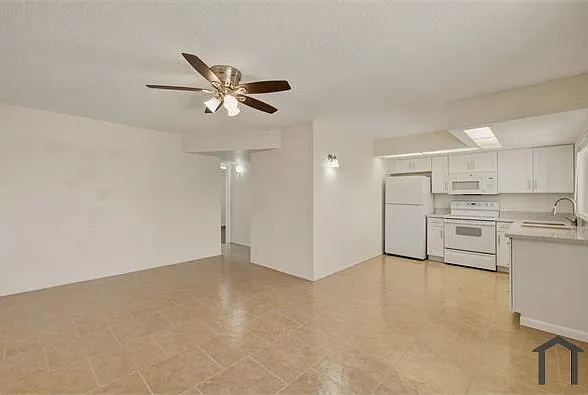 45 N Phyllis #208