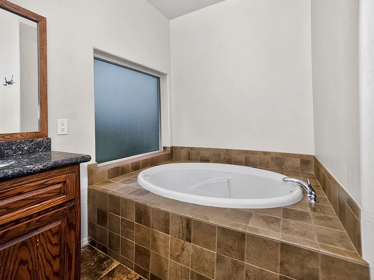 2523 S 41st Ave — Photo 20