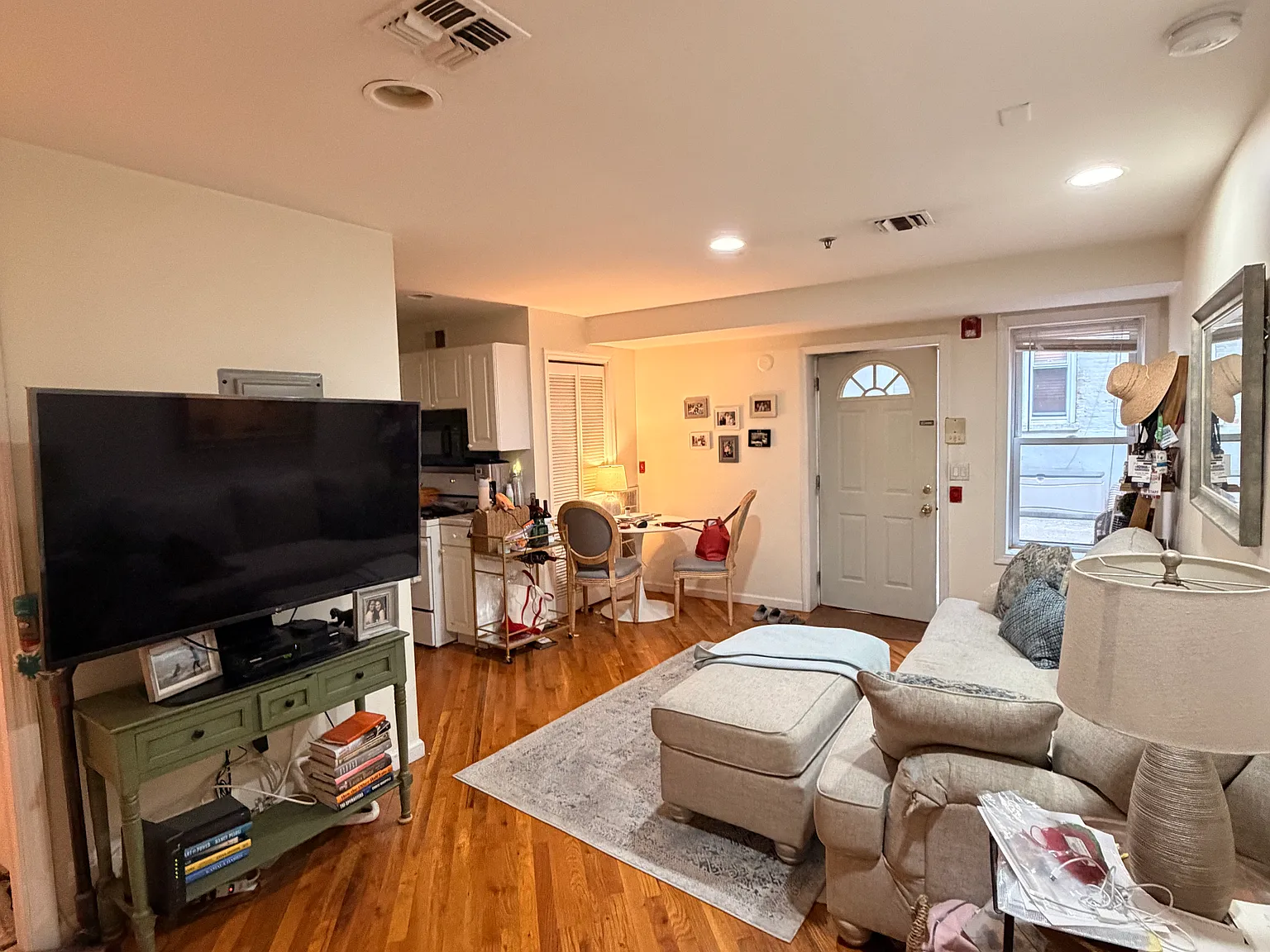 1 bed, $2,600 — Photo 2