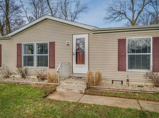 52935 Emmons Rd, South bend, IN 46637