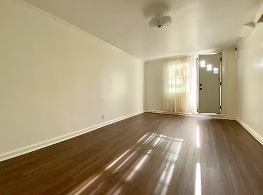 Rented by Oxford Property Group | media 12