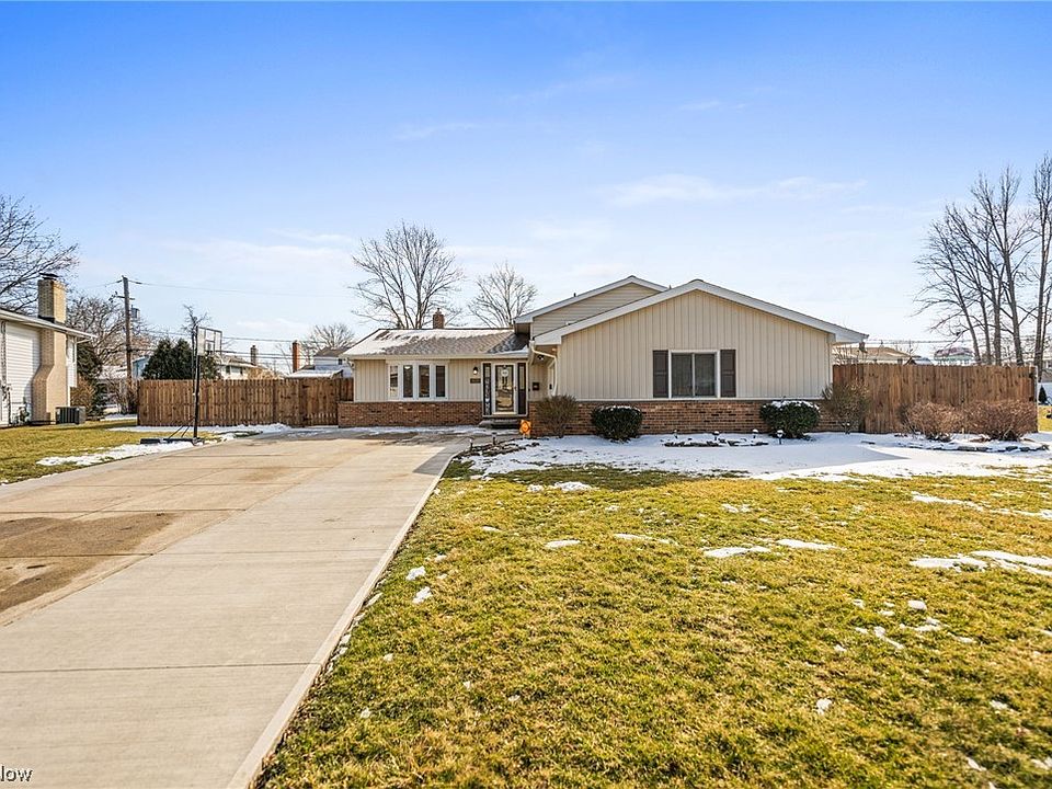 1st image of 26717 Caton Pl