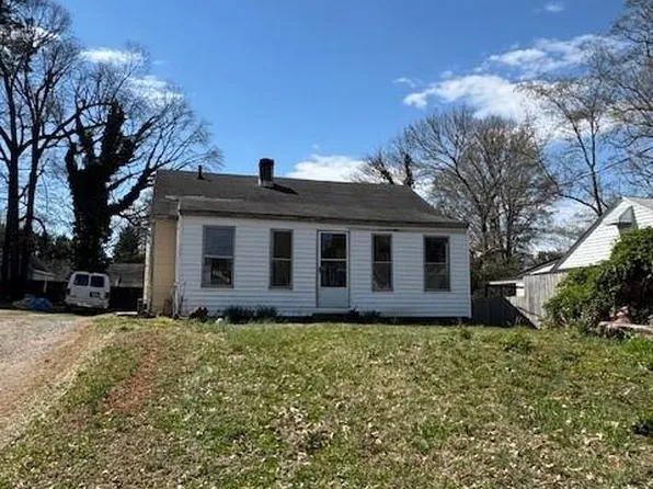 2242 Hollyrood St, Winston Salem, NC 27127