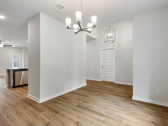 5th image of 3734 Sage Ln